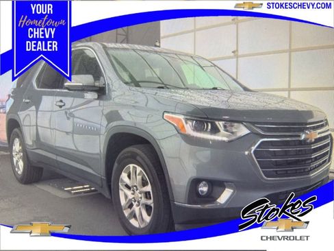 Used 2020 Chevrolet Traverse LT image 1