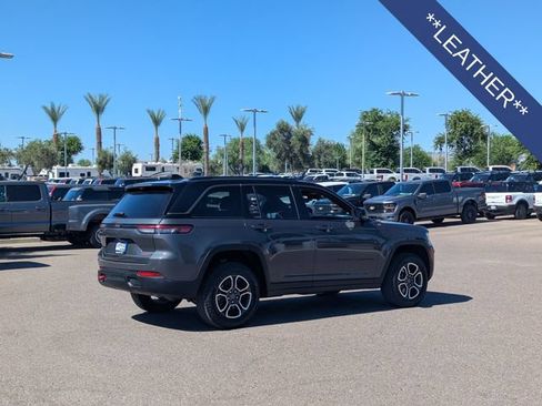 Used 2022 Jeep Grand Cherokee Trailhawk w/ ADV Protech Group II AWD/4WD image 7