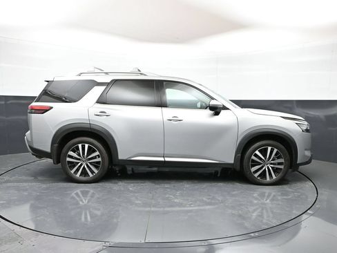 Used 2024 Nissan Pathfinder Platinum w/ Cargo Package AWD/4WD image 34