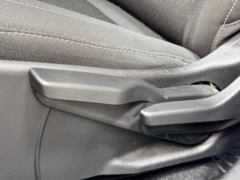 Used 2025 Chevrolet Equinox EV LT FWD image 6