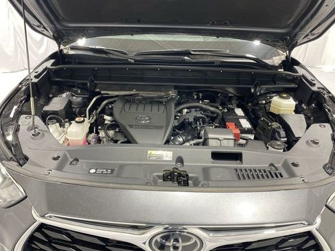 Used 2023 Toyota Highlander Limited image 18