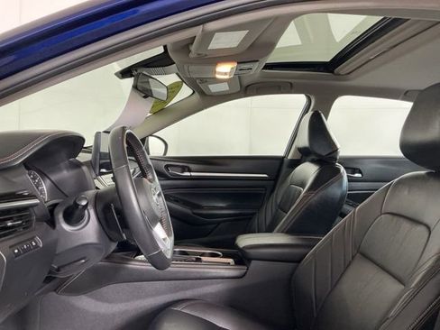 Used 2023 Nissan Altima 2.5 SR w/ SR Premium Package FWD image 15