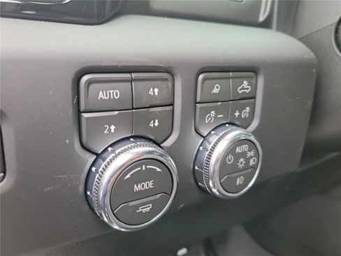 New 2026 GMC Sierra 1500 AT4 w/ AT4 Premium Package AWD/4WD image 21