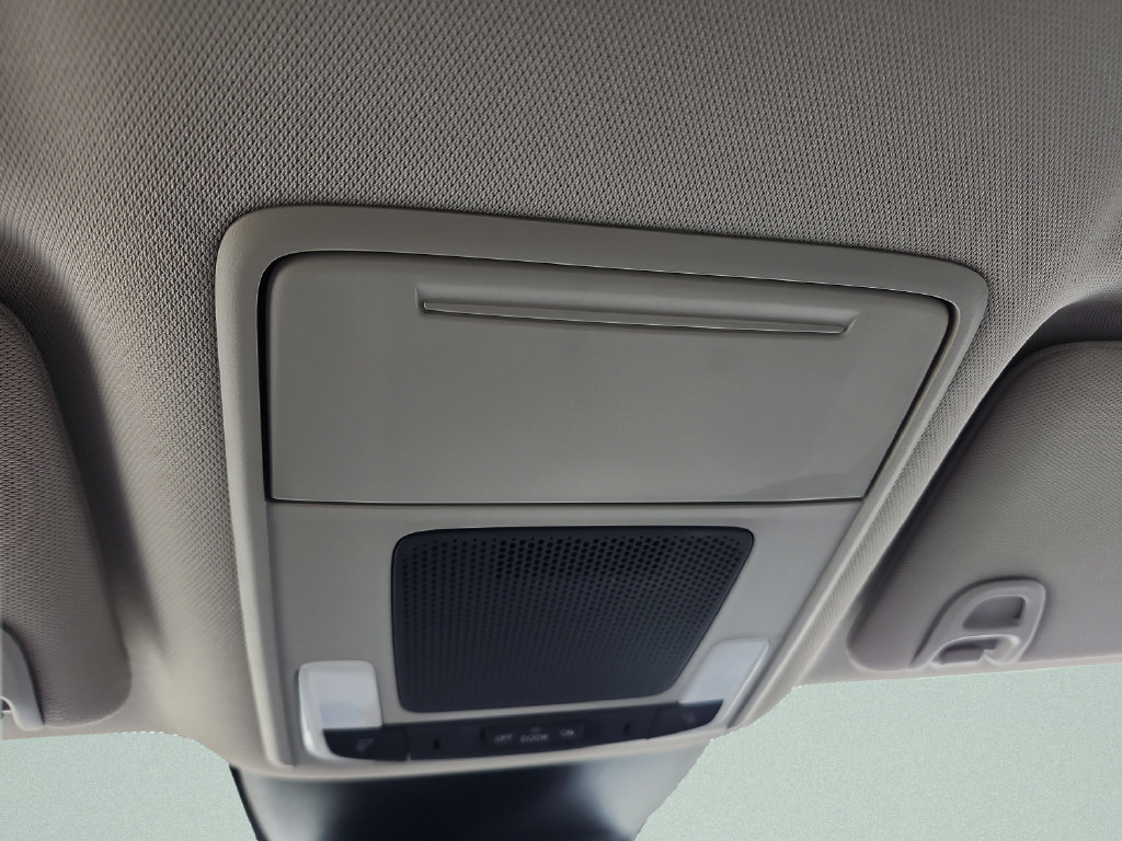 Used 2025 Honda Pilot EX-L image 17