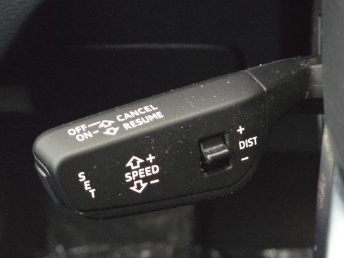 Used 2023 Audi Q5 2.0T Prestige w/ Prestige Package image 29