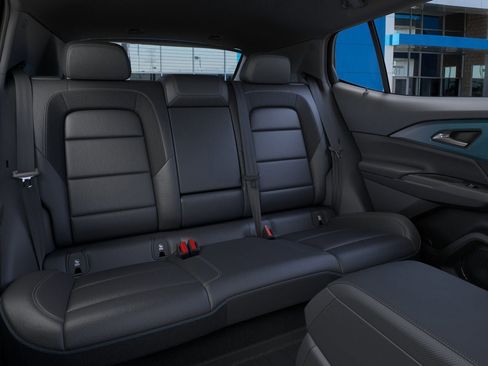 New 2026 Chevrolet Equinox EV LT w/ LPO, Blackout Package image 17