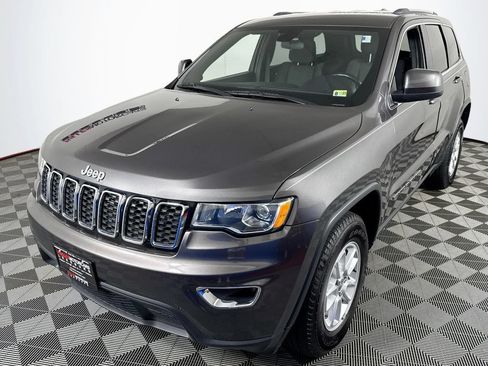 Used 2020 Jeep Grand Cherokee Laredo AWD/4WD image 3