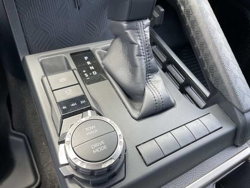 Used 2025 Toyota 4Runner SR5 AWD/4WD image 26