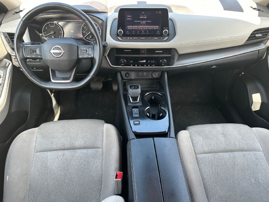 Used 2025 Nissan Rogue SV FWD image 24