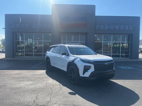 Used 2024 Chevrolet Traverse RS image 1