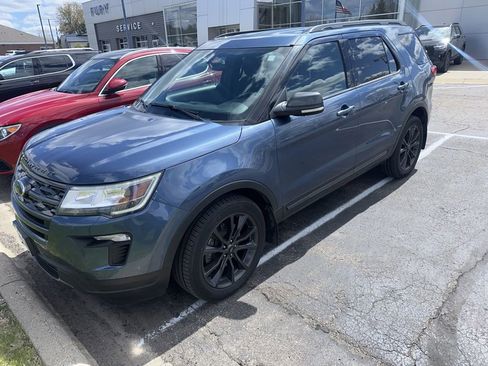 Used 2019 Ford Explorer XLT w/ Equipment Group 202A AWD/4WD image 1