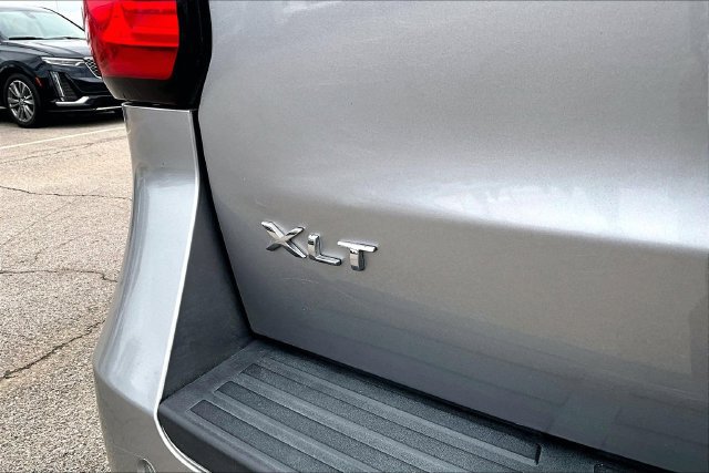 Used 2024 Ford Expedition XLT AWD/4WD image 8