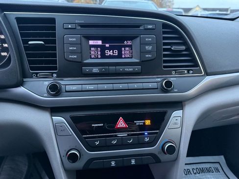 Used 2018 Hyundai Elantra SE w/ Cargo Package image 18