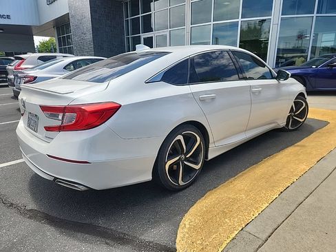 Used 2018 Honda Accord Sport image 5