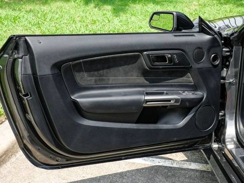 Used 2017 Ford Mustang Shelby GT350 w/ Electronics Package RWD image 44