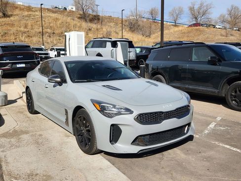 Certified 2022 Kia Stinger GT-Line image 3