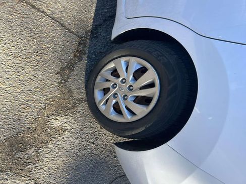 Used 2019 Hyundai Elantra SE w/ Cargo Package image 11