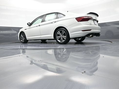 Used 2020 Volkswagen Jetta R-Line w/ R-Line Cold Weather Package FWD image 31