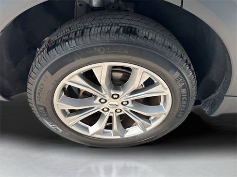 Used 2022 Ford Explorer Limited image 49