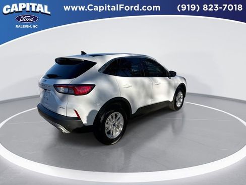Used 2022 Ford Escape SE image 8
