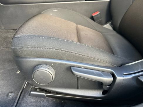 Used 2022 MAZDA MAZDA3 s image 13