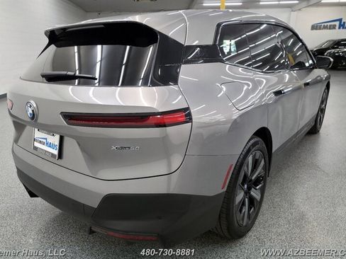 Used 2024 BMW iX xDrive50 w/ Premium Package AWD/4WD image 11