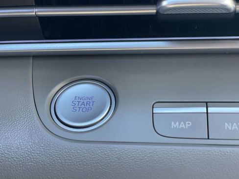 Certified 2024 Hyundai Elantra Blue image 17