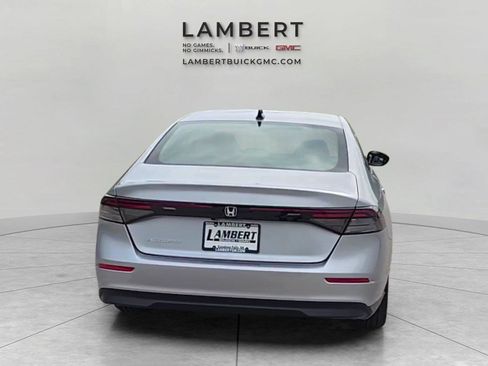 Used 2025 Honda Accord SE image 4