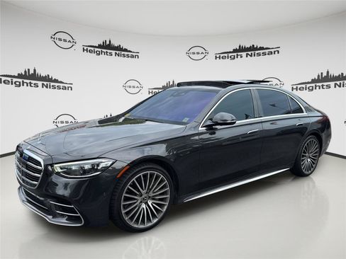 Used 2021 Mercedes-Benz S 580 4MATIC Sedan w/ AMG Line image 3