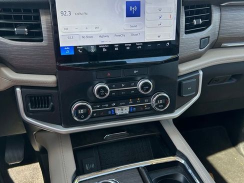 Used 2022 Ford Expedition Max Limited RWD image 8