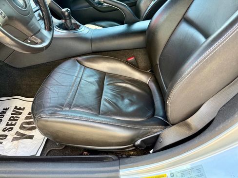 Used 2009 Pontiac Solstice GXP w/ Premium Package RWD image 30