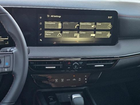 New 2025 Nissan Kicks SR image 16