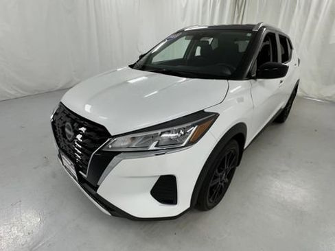 Certified 2023 Nissan Kicks SV FWD image 7