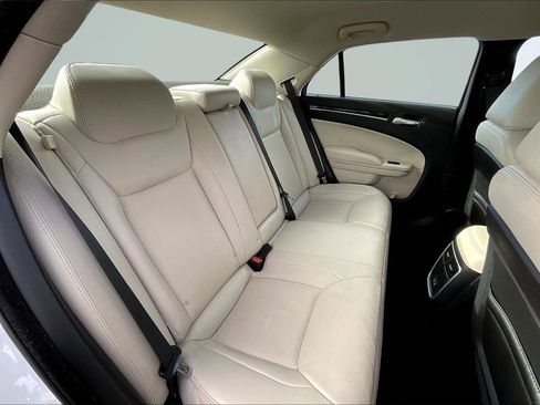 Used 2023 Chrysler 300 Touring L image 27