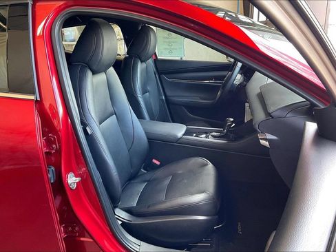 Used 2020 MAZDA MAZDA3 Hatchback w/ Premium Package FWD image 7