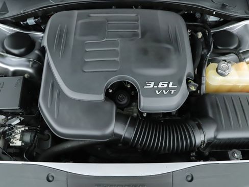 Used 2016 Dodge Charger SXT image 15