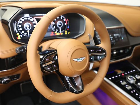 New 2026 Aston Martin DBX 707 image 19