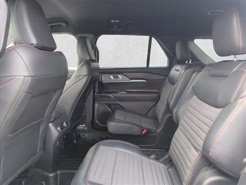 Used 2025 Ford Explorer ST-Line w/ Premium Package image 13
