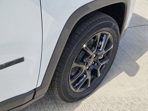 New 2026 Jeep Compass Latitude AWD/4WD image 7