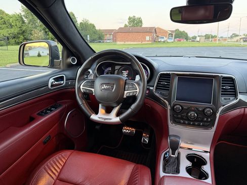 Used 2018 Jeep Grand Cherokee Trackhawk AWD/4WD image 31