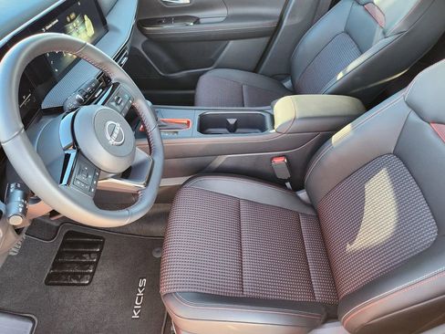 New 2025 Nissan Kicks SR image 7