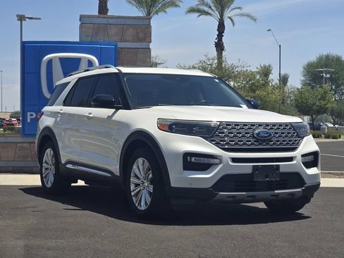 Used 2020 Ford Explorer Limited RWD image 3