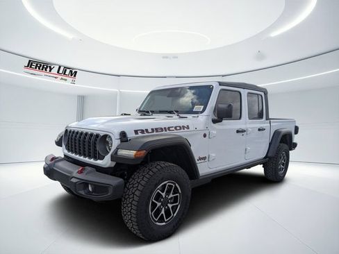 New 2026 Jeep Gladiator Rubicon w/ Safety Group AWD/4WD image 7