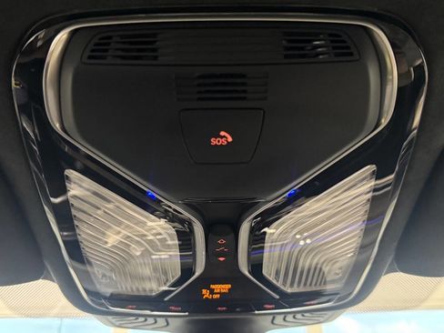 Used 2019 BMW M760i xDrive w/ Luxury Rear Seating Package image 76