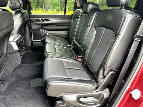 Used 2024 Jeep Wagoneer L Series II w/ Flexible Seating Group AWD/4WD image 18