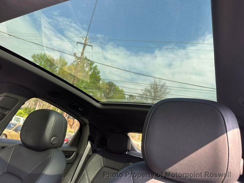 Used 2021 Porsche Cayenne Coupe image 20