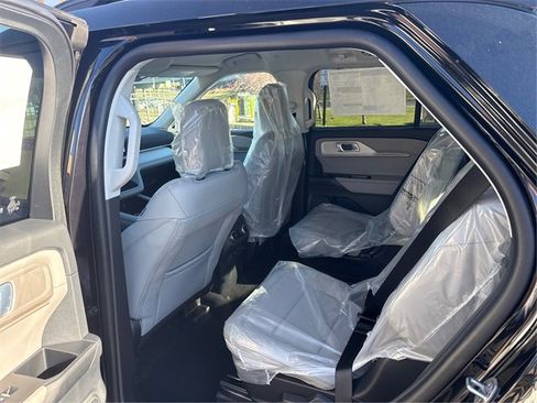 New 2026 Ford Explorer Active w/ Active Comfort Package image 10