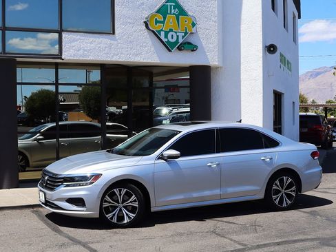 Used 2020 Volkswagen Passat 2.0T SEL image 4