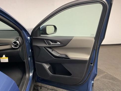 New 2026 Chevrolet Equinox LT w/ Convenience Package II FWD image 23