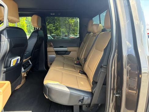Used 2025 Ford F350 Lariat w/ Lariat Ultimate Package AWD/4WD image 18